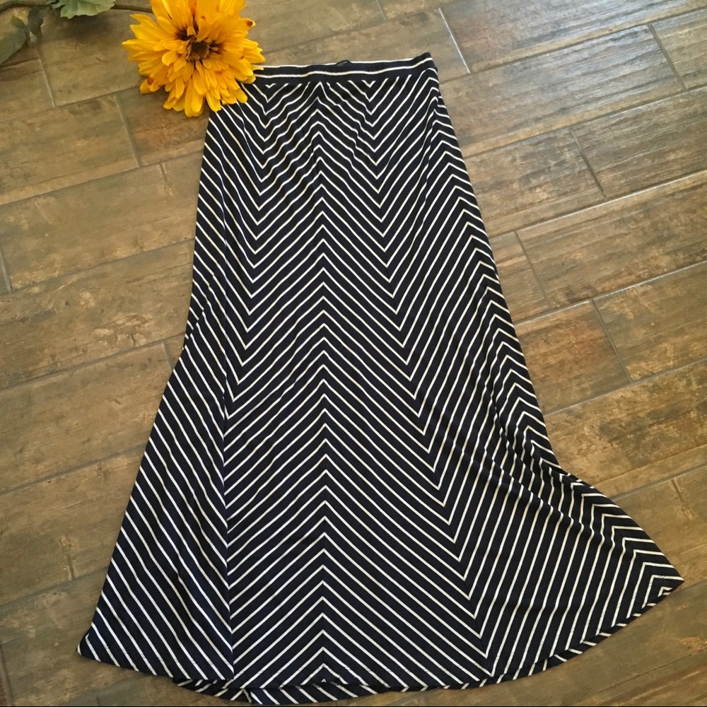 Ann Taylor Maxi Skirt - Navy & White - Medium